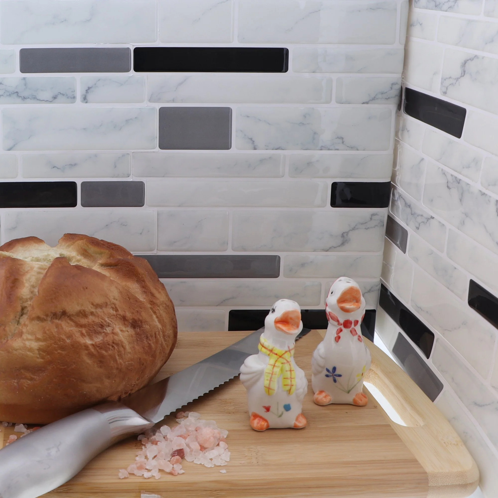 Ceramic White Duck Salt & Pepper Shakers Wearing Scarves - Image 5